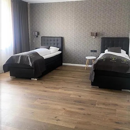 Apartm3 Am Park 4*