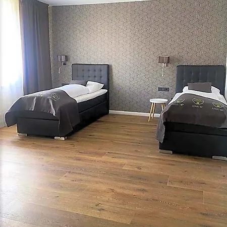호텔 Apartm3 Am Park 4*