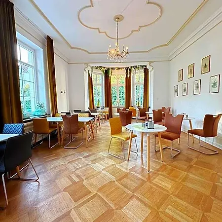 Apartm3 Am Park 4*