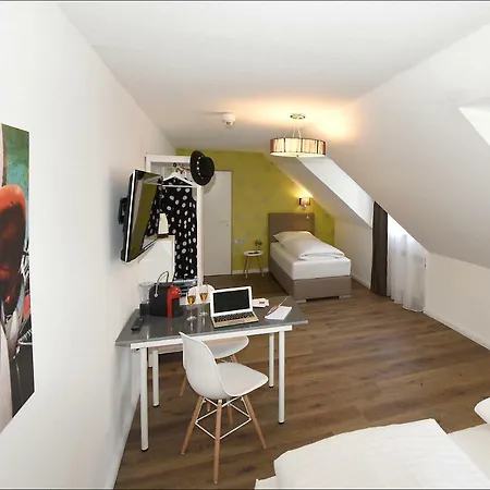 Apartm3 Am Park 3*